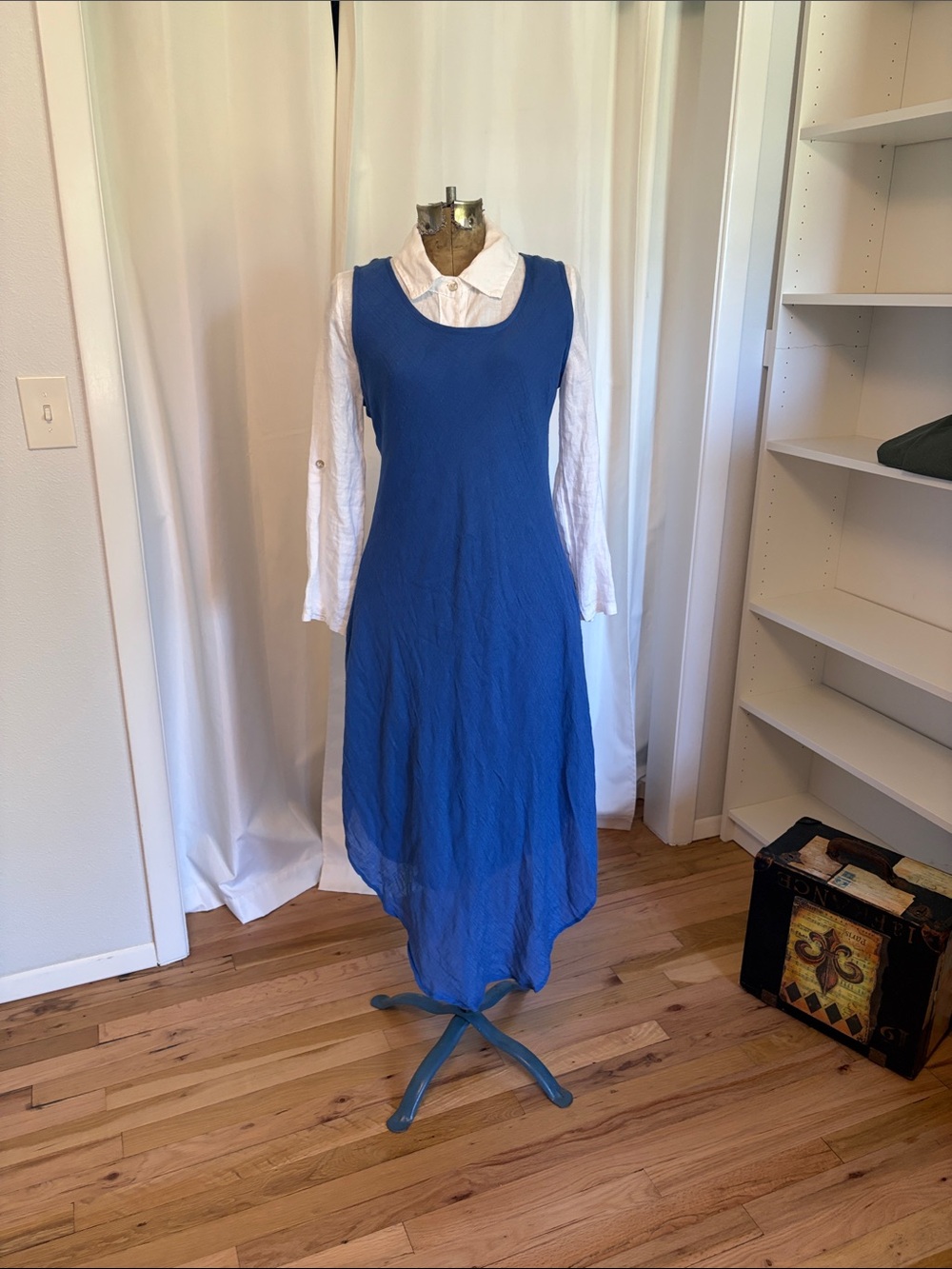 Silk and cotton sheath dress bias cut lined with same material side slit medium